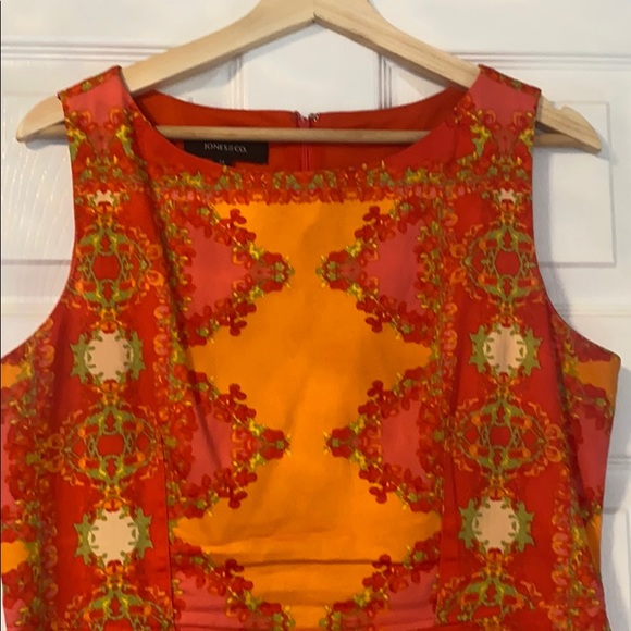 Summer dress. Bright bold color. - Picture 2 of 3